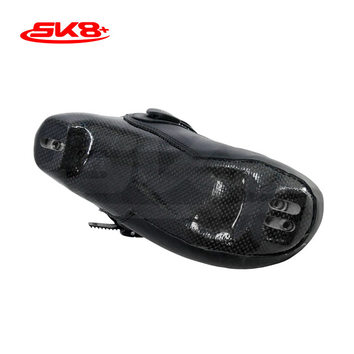 Vertical mounting slots, a 100% Carbon fiber Vertical mounting slots, a 100% Carbon fiber